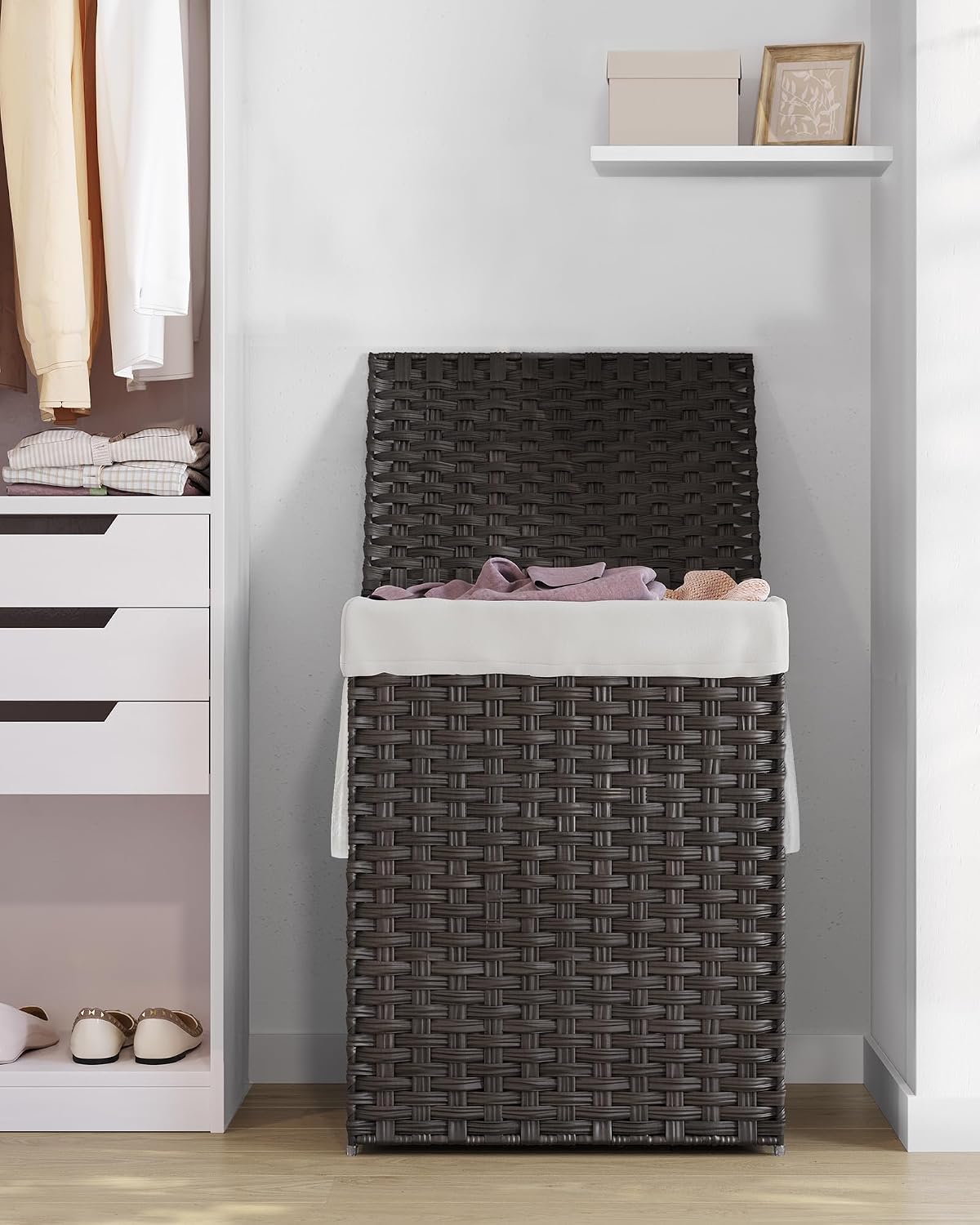 SONGMICS Cesto de Roupa Suja de Vime Sintético 90L com Tampa e Saco Removível - Coleção ELIOTT - Imagem 2